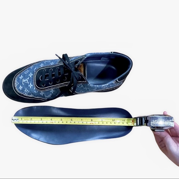 Mens authentic Louis Vuitton monogrammed blue denim w/ navy blue suede detailing - Picture 12 of 12